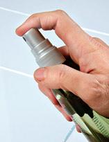 Обработка стекл лаком для волос