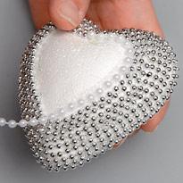 Елочные игрушки шар и сердечко. Шаг 4