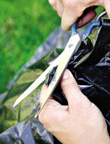 Прорезание полиэтиленового мешка