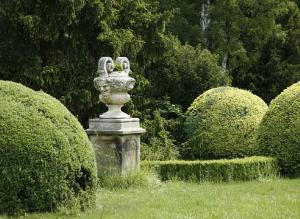 Cадовые скульптуры - какие и зачем?