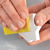 Обработка наждачной бумагой