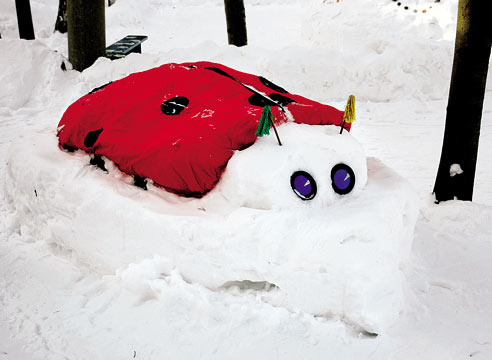 Снеговики и другие снежные скульптуры 3