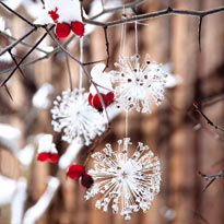 Шарики из искусственно снега