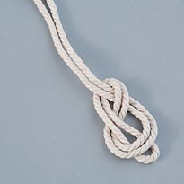 Украшаем домашние тапочки с помощью макраме. Шаг 3