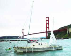 Парусник из 12 тысяч пластиковых бутылок выходит в Тихий океан