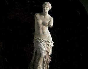 Снежной Венере Милосской пришлось одеть купальник