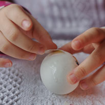 красим яйца с детьми дизайнер Лаптева