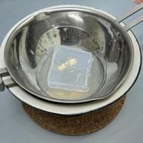 Мыло с морскими ракушками . Шаг 1