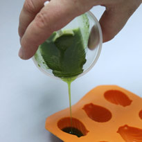 Мыло с морскими ракушками . Шаг 3