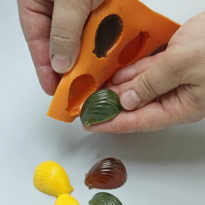 Мыло с морскими ракушками . Шаг 4