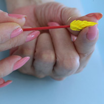 Гибискус из полимерной глины. Шаг 3