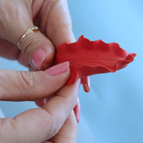 Гибискус из полимерной глины. Шаг 8