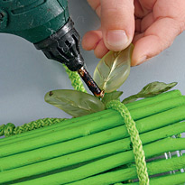 Вазочка из веток. Шаг 3