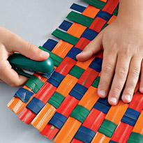 Плетеная салфетка из листьев. Шаг 5