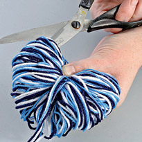 Зеркало с помпонами. Шаг 7