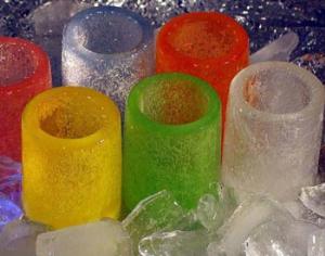 В Екатеринбурге продают ледяную посуду