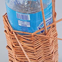 Плетеная бутылочница . Шаг 15