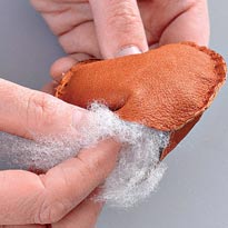 Брелок из кожи: кот. Шаг 3