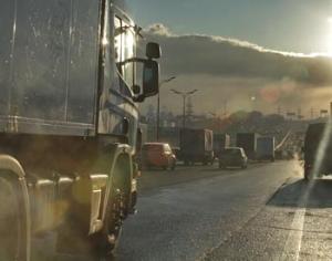 Грузовикам запретили ездить по федеральным трассам на время весенней распутицы