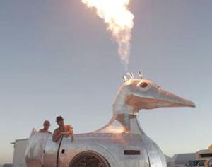 По улицам Москвы разъезжает огнеопасная утка