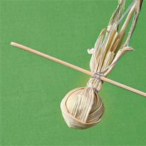 Куклы из кукурузных листьев. Шаг 3