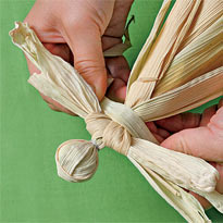 Куклы из кукурузных листьев. Шаг 7