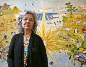 Британская пенсионерка вышила 50 квадратных метров