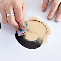 Роспись табурета. Шаг 4