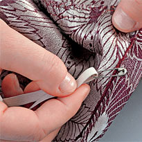 Стол в нарядной юбке. Шаг 4