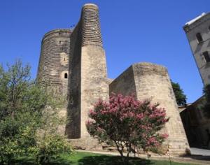 В Азербайджане решили защитить растения от армян