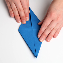 Синий дракончик из бумаги. Оригами. Шаг 8