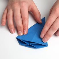 Синий дракончик из бумаги. Оригами. Шаг 13