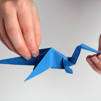 Синий дракончик из бумаги. Оригами. Шаг 34