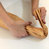 Упаковываем  бутылку шампанского к Новому Году