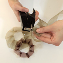 Упаковываем  бутылку шампанского к Новому Году