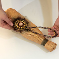 Упаковываем  бутылку шампанского к Новому Году