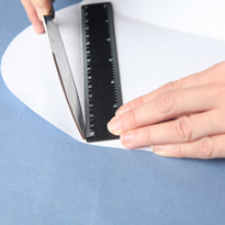 Новогодняя открытка в черно-белых тонах