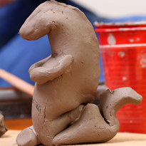 Дракон из глины в пластовой технике