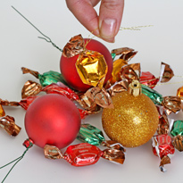 Новогодняя цветочная композиция