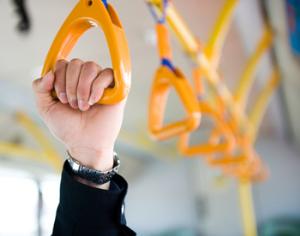 Россияне больше всего доверяют троллейбусам и трамваям