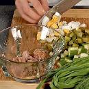 Салат из консервированного тунца. Шаг №2