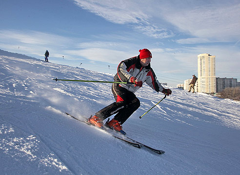 Лыжник, горнолыжная трасса