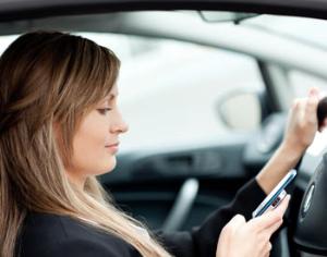 Создан гаджет, блокирующий мобильники в салоне движущегося автомобиля