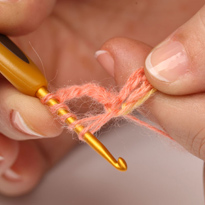 Шарф-бусы. Цветочная гирлянда на шею, вязаная крючком. Шаг 2