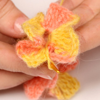 Шарф-бусы. Цветочная гирлянда на шею, вязаная крючком. Шаг 8