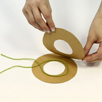 Как сделать помпон. Шаг 1 Как сделать помпон. Шаг 1