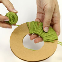 Как сделать помпон. Шаг 2 Как сделать помпон. Шаг 2