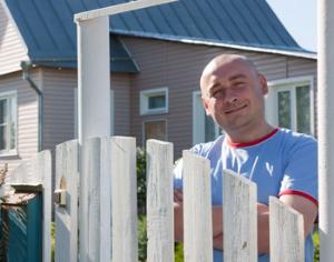 Ходить по участку соседа будет можно, а причинять ему убытки — нельзя