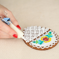 Рецепт глазури: техника кружевного ажурного декора. Шаг 5