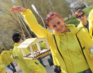 Как в Москве установили памятник Царевне Лягушке. Фоторепортаж